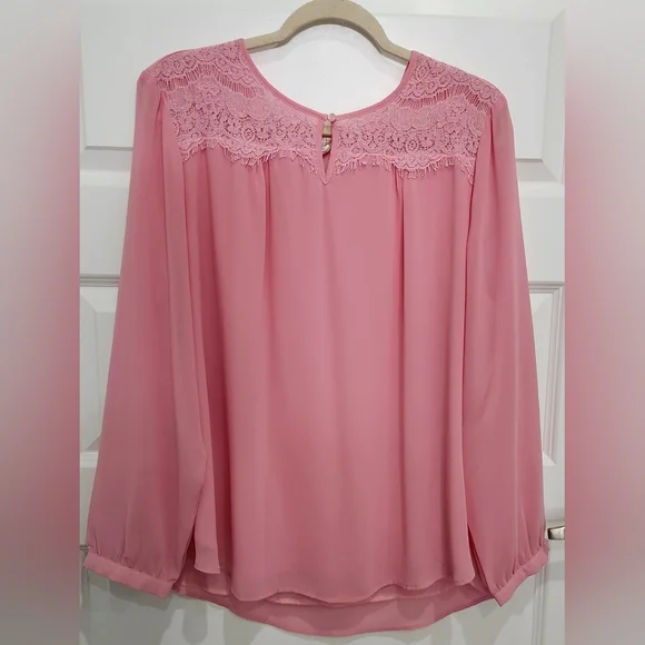 Chic Pink Lace Detail Blouse - Picture 1 of 10